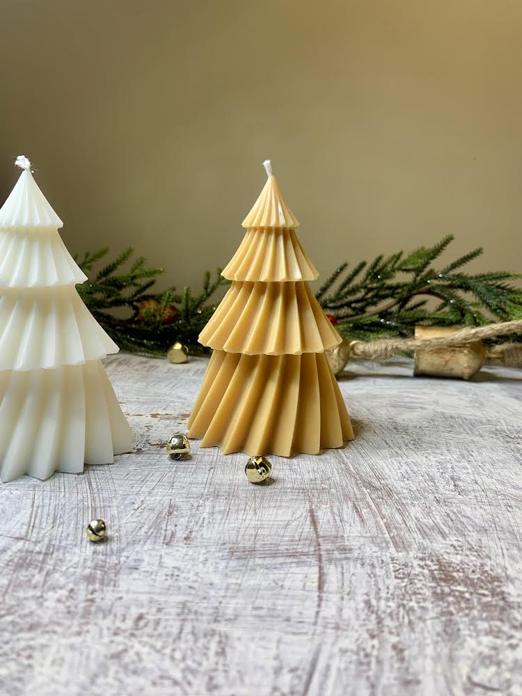 Sweeping Christmas Tree Candle